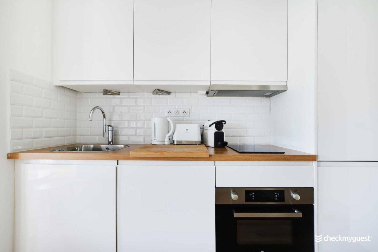 Rochechouart Apartment *
